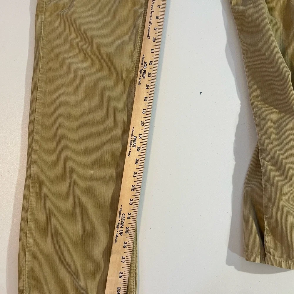 American Eagle Men's 32 x 34 Corduroy Pants in Khaki GUC